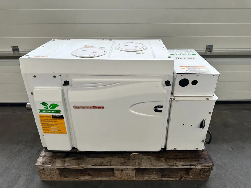 Cummins Onan MDKBP Kubota 4 cilinder Diesel 13.5 kVA Marine Silent generatorset - Genset: gambar 4 Cummins Onan MDKBP Kubota 4 cilinder Diesel 13.5 kVA Marine Silent generatorset - Genset: gambar 4