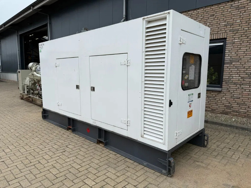Cummins QSL9-G8 Stamford 300 kVA Supersilent Rental generatorset - Genset: gambar 1 Cummins QSL9-G8 Stamford 300 kVA Supersilent Rental generatorset - Genset: gambar 1