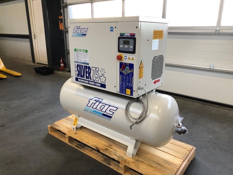 Fiac New Silver 7.5 / 300 Silent 5.5 kW 720 L / min 10 Bar Elektrische schroefcompressor met ketel - Kompresor udara: gambar 4 Fiac New Silver 7.5 / 300 Silent 5.5 kW 720 L / min 10 Bar Elektrische schroefcompressor met ketel - Kompresor udara: gambar 4