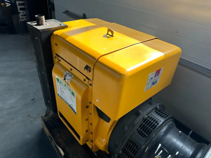 Hatz 2L41C Stamford 17.5 kVA Silentpack generatorset - Genset: gambar 2 Hatz 2L41C Stamford 17.5 kVA Silentpack generatorset - Genset: gambar 2