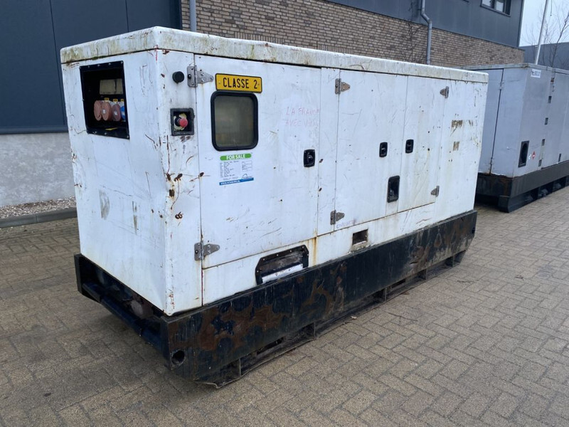 Himoinsa HFW 200 Iveco NEF 67 Stamford 200 kVA Silent generatorset - Genset: gambar 3 Himoinsa HFW 200 Iveco NEF 67 Stamford 200 kVA Silent generatorset - Genset: gambar 3