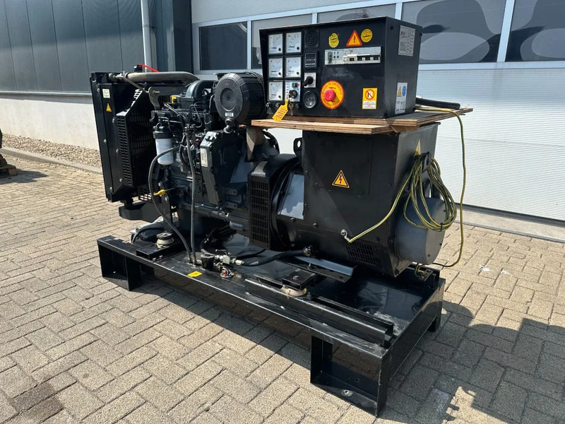 Himoinsa Iveco FPT NEF 45 Stamford 60 kVA noodstroom generatorset - Genset: gambar 2 Himoinsa Iveco FPT NEF 45 Stamford 60 kVA noodstroom generatorset - Genset: gambar 2