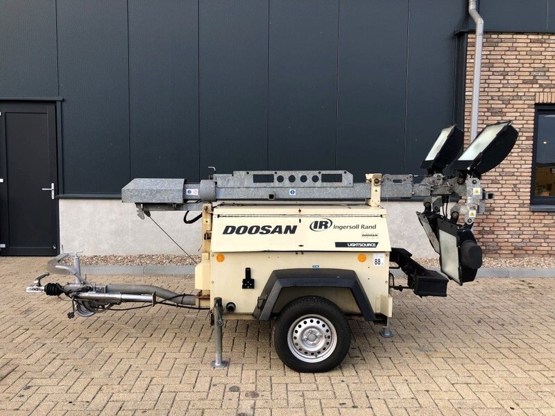 Ingersoll Rand Kubota LT6K 9 meter light tower generator - Menara penerangan: gambar 1 Ingersoll Rand Kubota LT6K 9 meter light tower generator - Menara penerangan: gambar 1