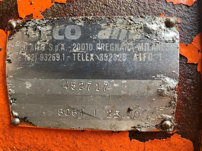 Iveco 8061 I 25.00 Waterpomp Caprari 144 m3 / h 12 Bar Mobiele Beregenings pompset - Pompa air: gambar 5 Iveco 8061 I 25.00 Waterpomp Caprari 144 m3 / h 12 Bar Mobiele Beregenings pompset - Pompa air: gambar 5