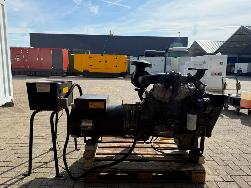 Iveco FPT Himoinsa Mecc Alte Spa 75 kVA generatorset - Genset: gambar 2 Iveco FPT Himoinsa Mecc Alte Spa 75 kVA generatorset - Genset: gambar 2