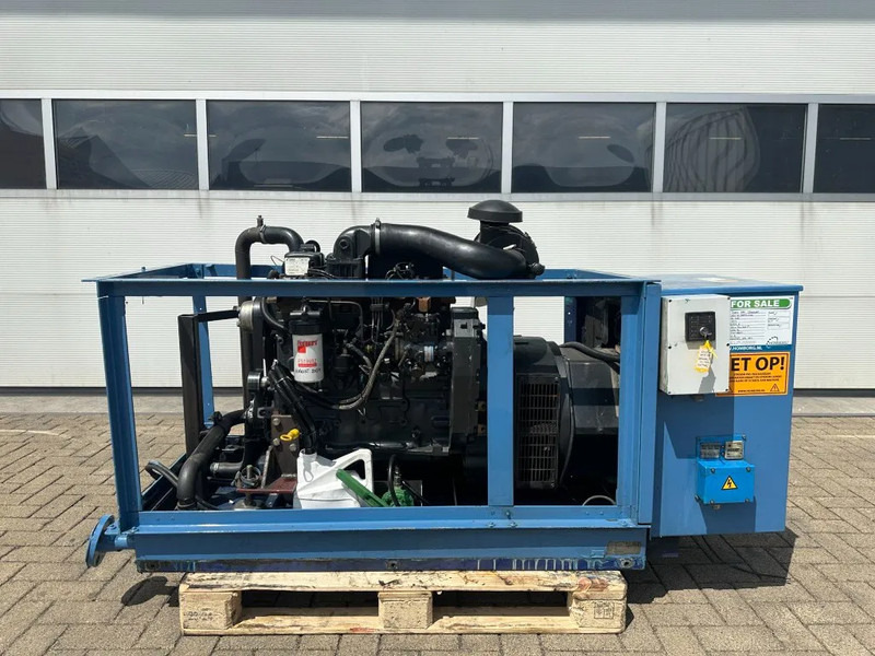 Iveco FPT NEF 45 AM1A.S500 Stamford 50 kVA generatorset - Genset: gambar 1 Iveco FPT NEF 45 AM1A.S500 Stamford 50 kVA generatorset - Genset: gambar 1