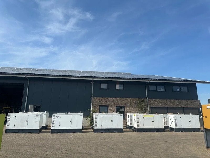 Iveco FPT NEF45 SM1A.A004 Stamford 60 kVA Silent Rental generatorset - Genset: gambar 2 Iveco FPT NEF45 SM1A.A004 Stamford 60 kVA Silent Rental generatorset - Genset: gambar 2
