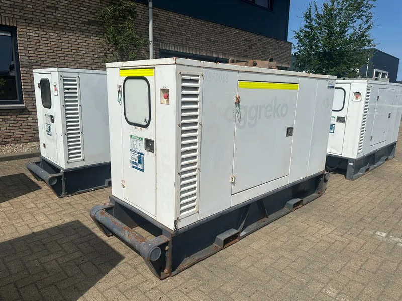 Iveco FPT NEF45 SM1A.A004 Stamford 60 kVA Silent Rental generatorset - Genset: gambar 5 Iveco FPT NEF45 SM1A.A004 Stamford 60 kVA Silent Rental generatorset - Genset: gambar 5
