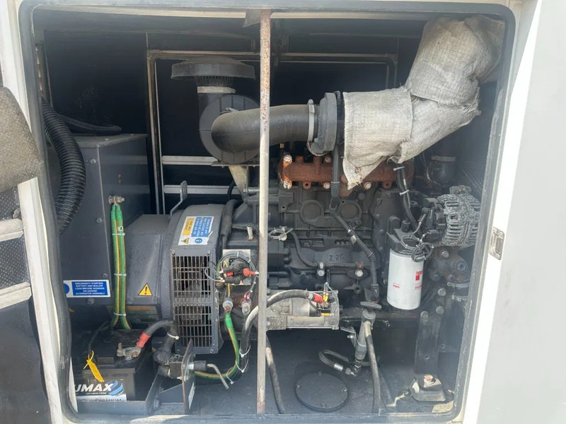 Iveco FPT NEF45 SM1A.A004 Stamford 60 kVA Silent Rental generatorset - Genset: gambar 3 Iveco FPT NEF45 SM1A.A004 Stamford 60 kVA Silent Rental generatorset - Genset: gambar 3