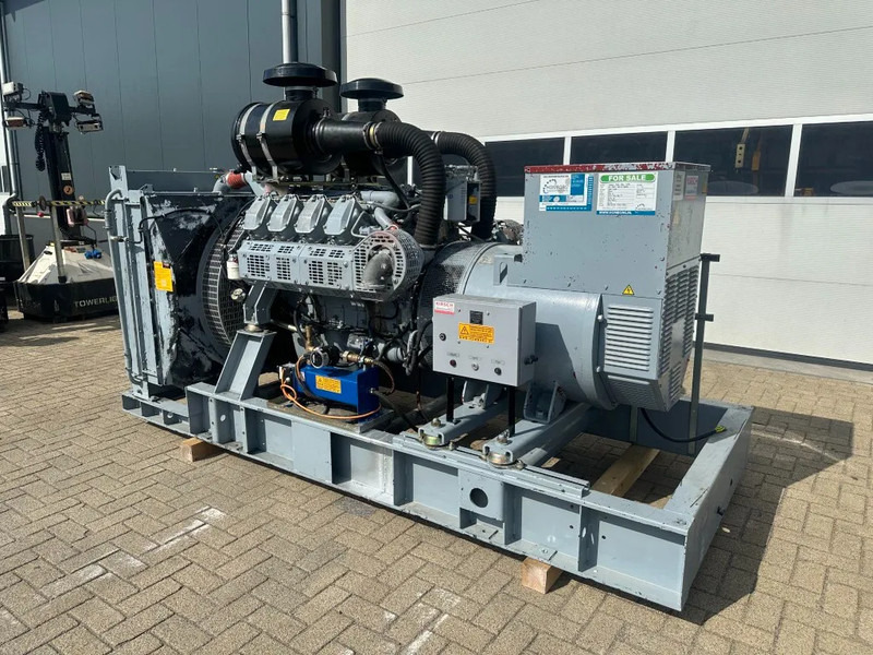 Iveco GE 8281 SRI27 00A71 Mecc Alte Spa 450 kVA generatorset ex Emergency 160 hours - Genset: gambar 2 Iveco GE 8281 SRI27 00A71 Mecc Alte Spa 450 kVA generatorset ex Emergency 160 hours - Genset: gambar 2