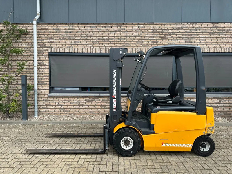 Jungheinrich EFG 425 K 2.5 ton Triplex Freelift Sideshift Elektra Heftruck - Forklift listrik: gambar 2 Jungheinrich EFG 425 K 2.5 ton Triplex Freelift Sideshift Elektra Heftruck - Forklift listrik: gambar 2