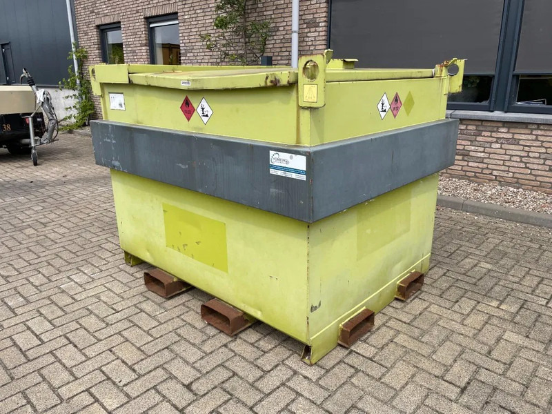Kiwa IBC Steenbergen 2000 liter Dieseltank met Handpomp Milieutank - Tangki penyimpanan: gambar 3 Kiwa IBC Steenbergen 2000 liter Dieseltank met Handpomp Milieutank - Tangki penyimpanan: gambar 3