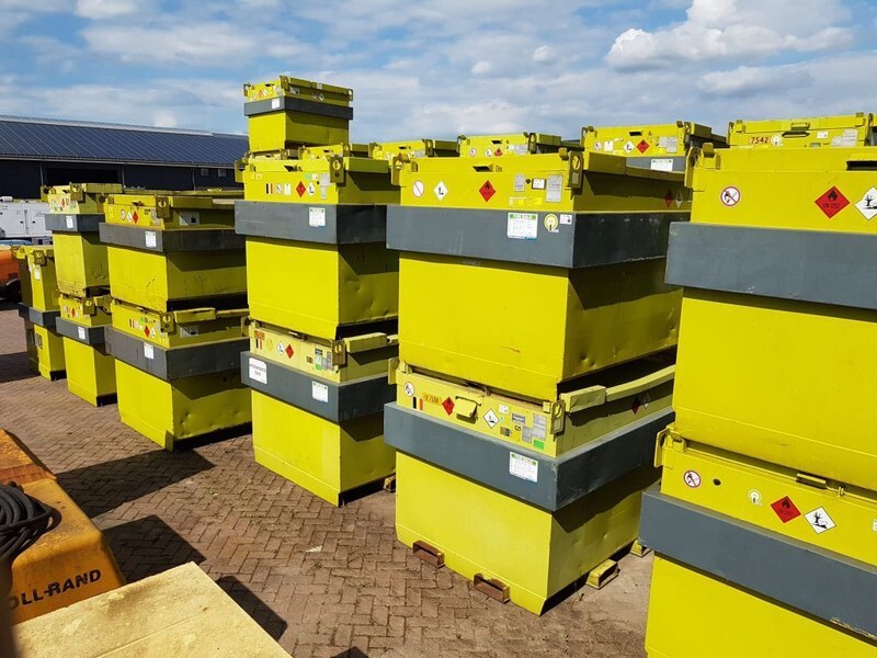 Kiwa IBC Steenbergen 2000 liter Kiwa IBC Dieseltank met handpomp - Tangki penyimpanan: gambar 2 Kiwa IBC Steenbergen 2000 liter Kiwa IBC Dieseltank met handpomp - Tangki penyimpanan: gambar 2