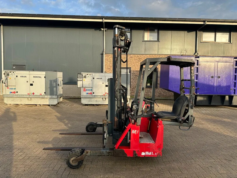 Moffett M4 20.1 Kubota Diesel Kooiaap 2 ton Sideshift Positioner Meeneemheftruck - Forklift yang dipasang di truk: gambar 1 Moffett M4 20.1 Kubota Diesel Kooiaap 2 ton Sideshift Positioner Meeneemheftruck - Forklift yang dipasang di truk: gambar 1