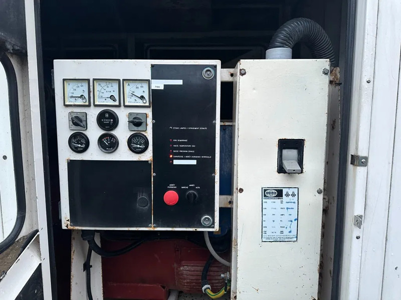 Perkins 2006 TG2A FG Wilson Stamford 250 kVA Silent generatorset - Genset: gambar 3 Perkins 2006 TG2A FG Wilson Stamford 250 kVA Silent generatorset - Genset: gambar 3
