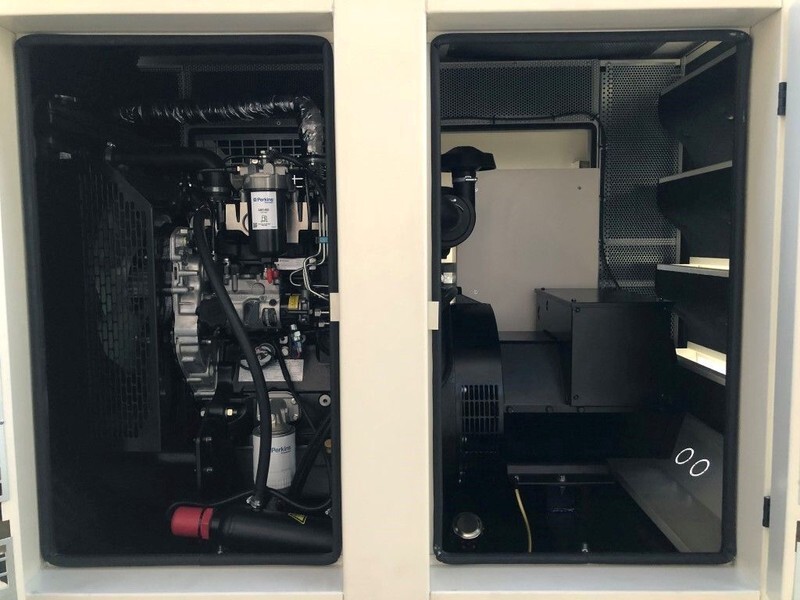 Perkins 33 kVA Supersilent generatorset - Genset: gambar 2 Perkins 33 kVA Supersilent generatorset - Genset: gambar 2