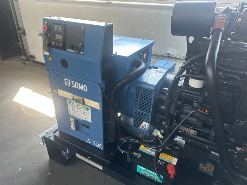 SDMO JS100K John Deere Leroy Somer 100 kVA generatorset - Genset: gambar 2 SDMO JS100K John Deere Leroy Somer 100 kVA generatorset - Genset: gambar 2