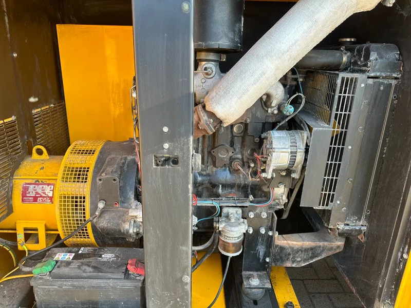 SDMO Perkins Leroy Somer 40 kVA Silent generatorset ex Emergency 206 hours ! - Genset: gambar 3 SDMO Perkins Leroy Somer 40 kVA Silent generatorset ex Emergency 206 hours ! - Genset: gambar 3