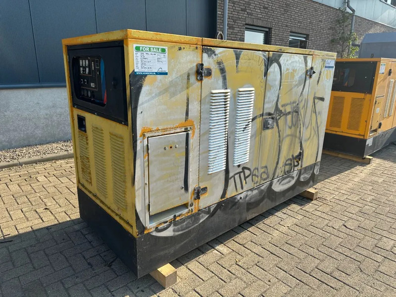SDMO Perkins Leroy Somer 40 kVA Silent generatorset ex Emergency 206 hours ! - Genset: gambar 2 SDMO Perkins Leroy Somer 40 kVA Silent generatorset ex Emergency 206 hours ! - Genset: gambar 2