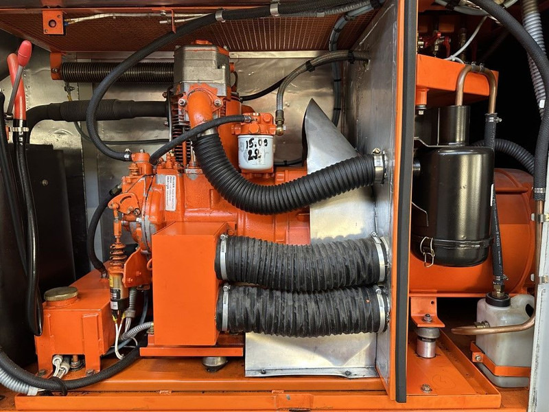 SDMO Safari Deutz F1L210D Leroy Somer 14 kVA Silent generatorset as New ! 765 hours - Genset: gambar 5 SDMO Safari Deutz F1L210D Leroy Somer 14 kVA Silent generatorset as New ! 765 hours - Genset: gambar 5