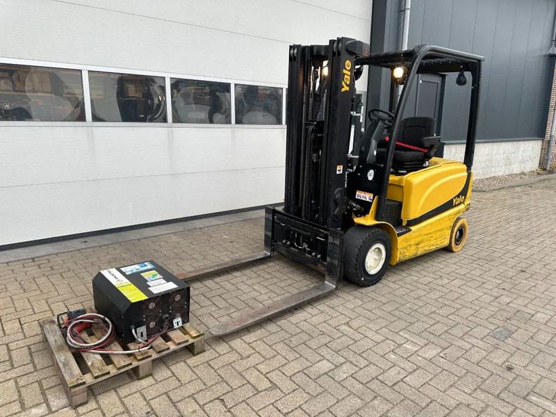 Yale ERP22VL 2.2 ton Triplex Freelift Sideshift Elektra Heftruck Accu 2022 - Forklift listrik: gambar 4 Yale ERP22VL 2.2 ton Triplex Freelift Sideshift Elektra Heftruck Accu 2022 - Forklift listrik: gambar 4