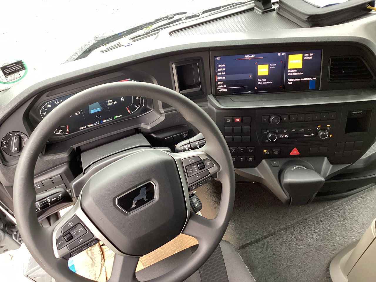 MAN TGS 35.480 8×4 BB - Truk jungkit: gambar 5 MAN TGS 35.480 8×4 BB - Truk jungkit: gambar 5