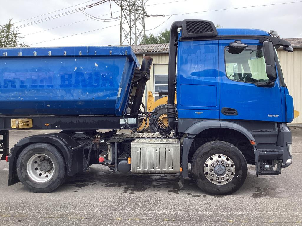 Mercedes Benz Arocs 1845 HAD 4×4 - Truk jungkit: gambar 4 Mercedes Benz Arocs 1845 HAD 4×4 - Truk jungkit: gambar 4