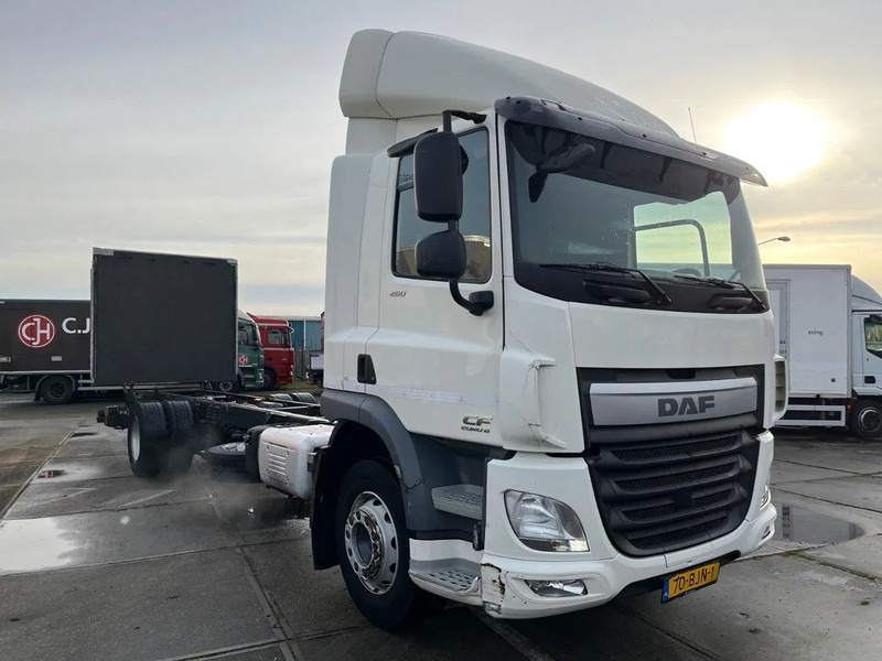 DAF CF 260 CF 260 FA CHASSIS CABINE EURO 6 - Truk sasis: gambar 1 DAF CF 260 CF 260 FA CHASSIS CABINE EURO 6 - Truk sasis: gambar 1