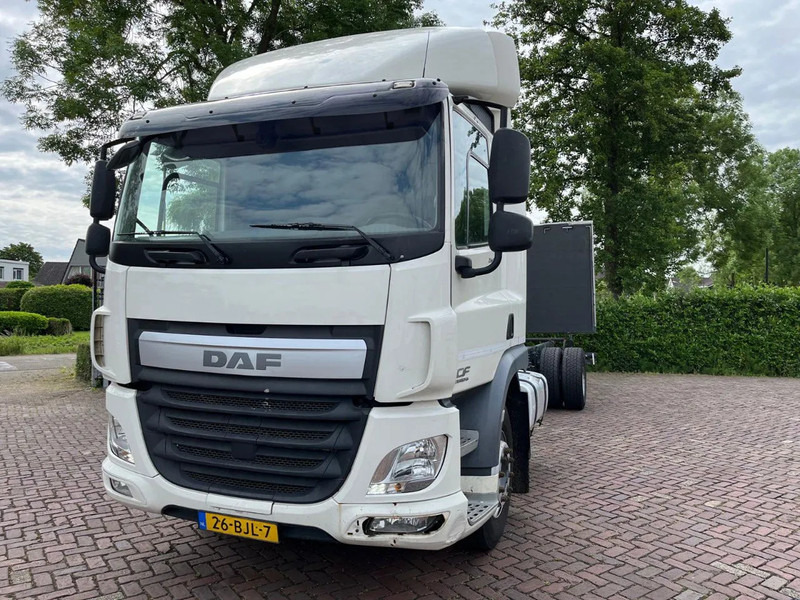 DAF CF 260 CF 260 FA CHASSIS CABINE EURO 6 - Truk sasis: gambar 4 DAF CF 260 CF 260 FA CHASSIS CABINE EURO 6 - Truk sasis: gambar 4