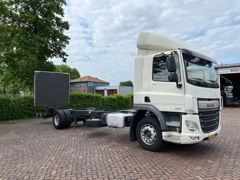 DAF CF 260 CF 260 FA CHASSIS CABINE EURO 6 - Truk sasis: gambar 5 DAF CF 260 CF 260 FA CHASSIS CABINE EURO 6 - Truk sasis: gambar 5