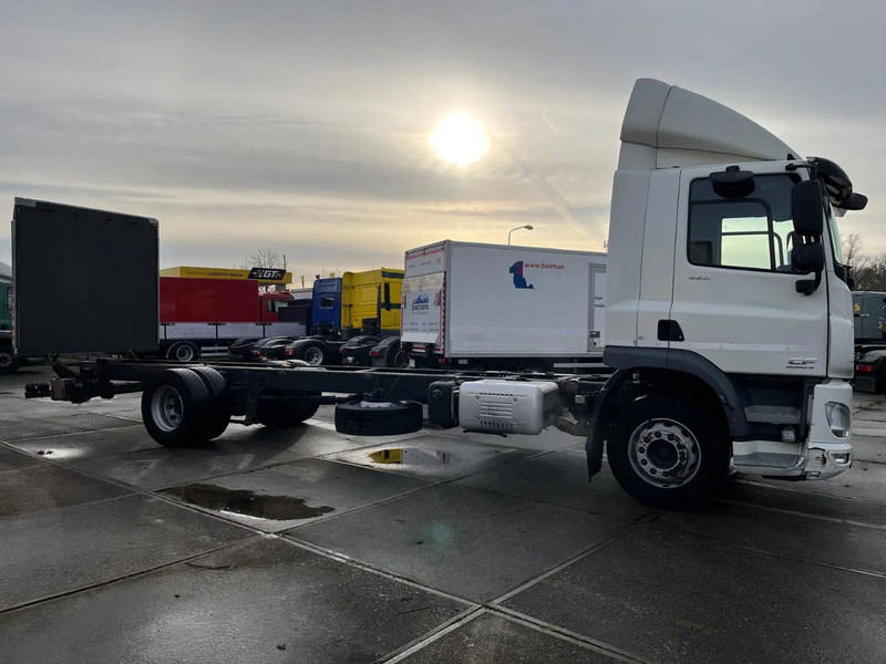 DAF CF 260 CF 260 FA CHASSIS CABINE EURO 6 - Truk sasis: gambar 4 DAF CF 260 CF 260 FA CHASSIS CABINE EURO 6 - Truk sasis: gambar 4