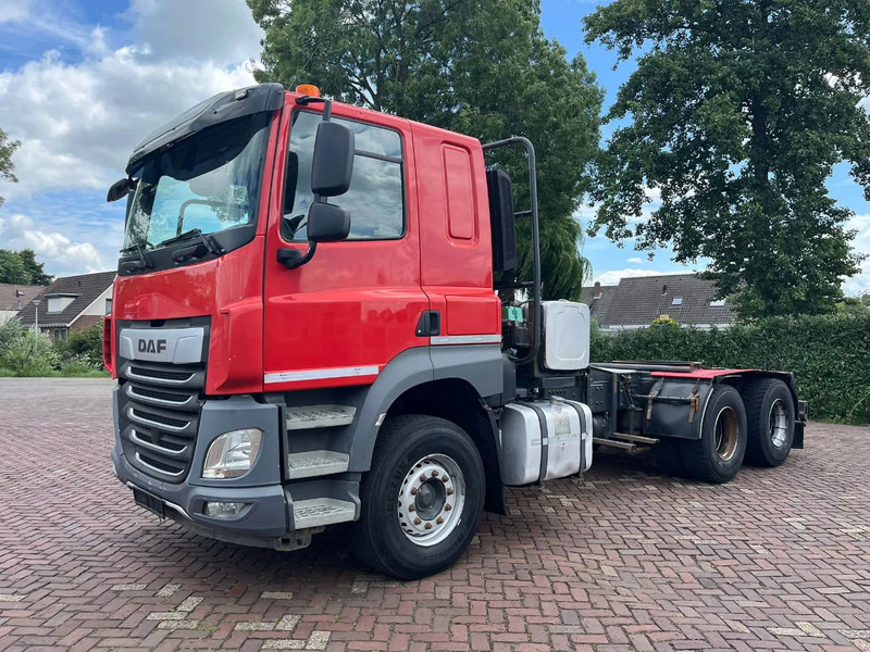 DAF CF 530 FAT intarder - Truk box: gambar 1 DAF CF 530 FAT intarder - Truk box: gambar 1