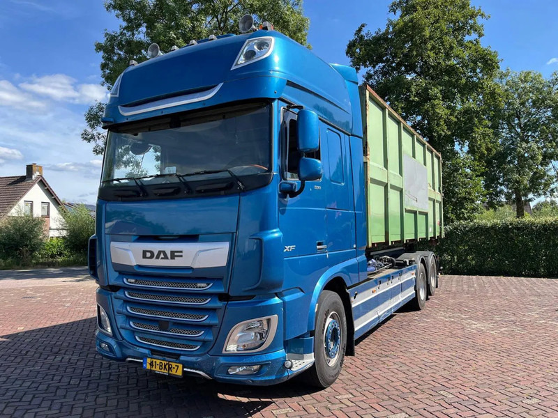 DAF XF 530 FAS - Pengangkut kontainer/ Container truck: gambar 2 DAF XF 530 FAS - Pengangkut kontainer/ Container truck: gambar 2
