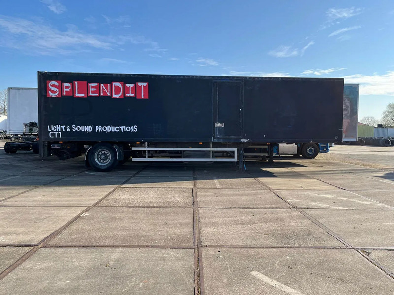 Netam-Fruehauf ONCRK 22110 - Semi-trailer kotak tertutup: gambar 3 Netam-Fruehauf ONCRK 22110 - Semi-trailer kotak tertutup: gambar 3