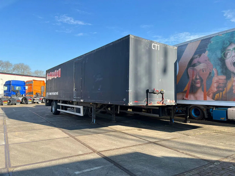 Semi-trailer kotak tertutup Netam-Fruehauf ONCRK 22110: gambar 1