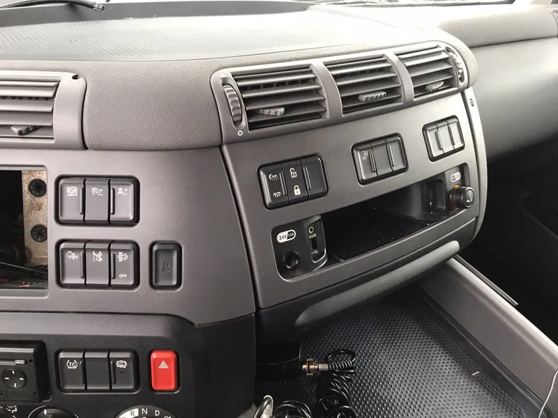 Leasing DAF CF 290 FT EURO 6 DAF CF 290 FT EURO 6: gambar 14 Leasing DAF CF 290 FT EURO 6 DAF CF 290 FT EURO 6: gambar 14