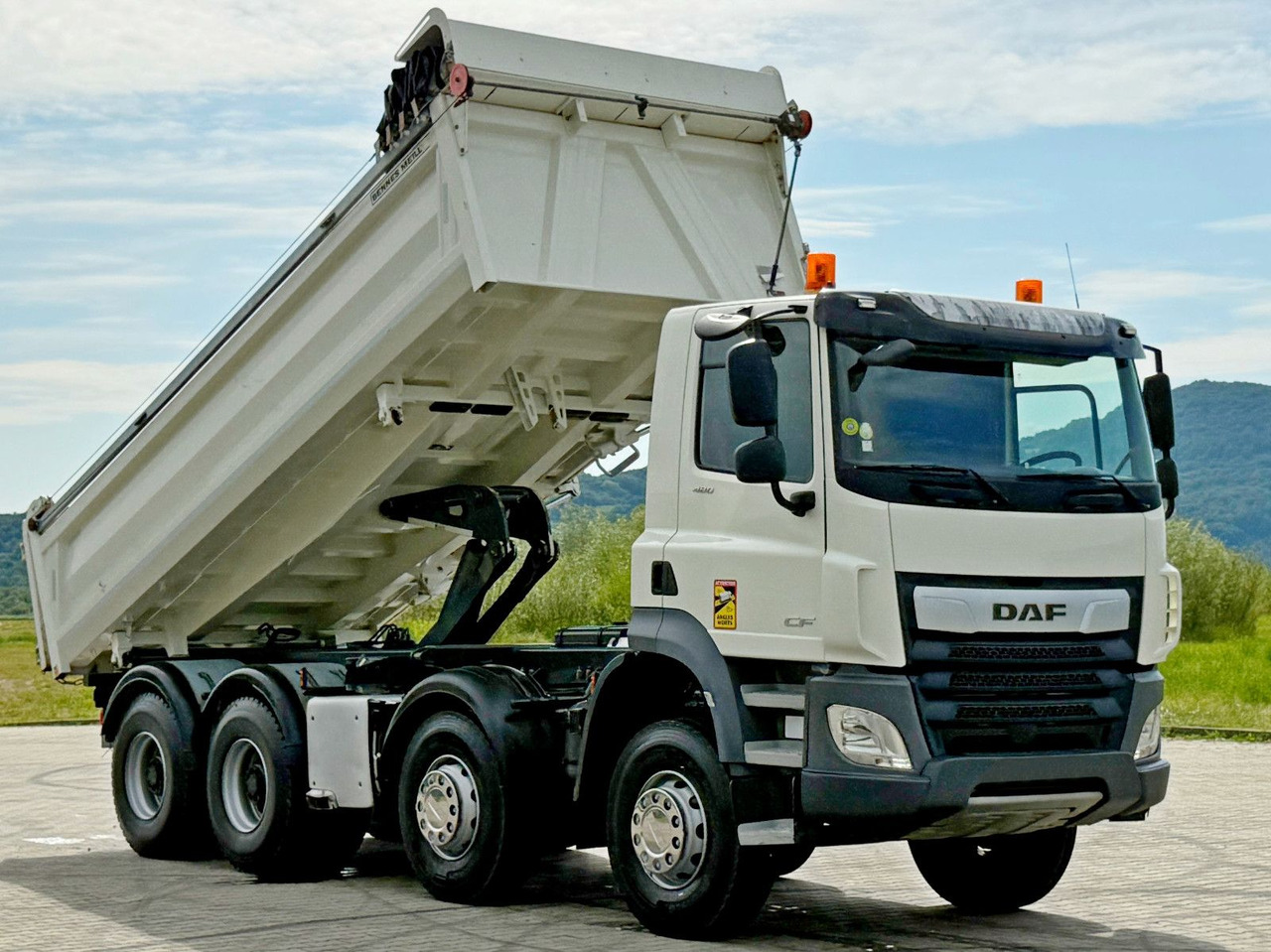 DAF CF 480 * Kipper 6,00 m + BORDMATIC/ 8x4 * TOP - Truk jungkit, Truk derek: gambar 4 DAF CF 480 * Kipper 6,00 m + BORDMATIC/ 8x4 * TOP - Truk jungkit, Truk derek: gambar 4