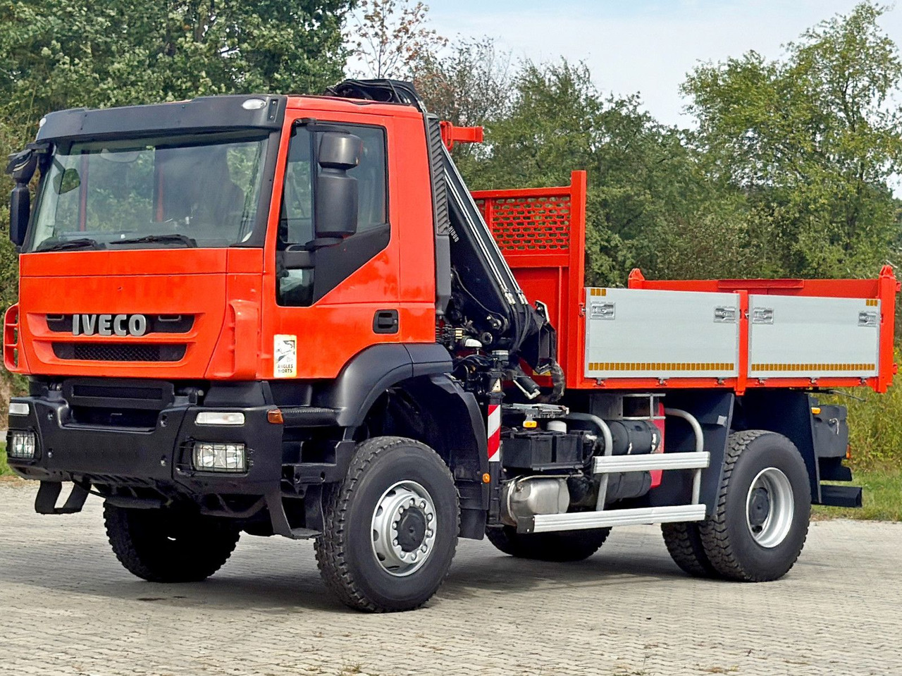 Iveco TRAKKER 190T36 * HIAB 111 ES-2 HIDUO * 4x4 * TOP - Truk derek: gambar 4 Iveco TRAKKER 190T36 * HIAB 111 ES-2 HIDUO * 4x4 * TOP - Truk derek: gambar 4