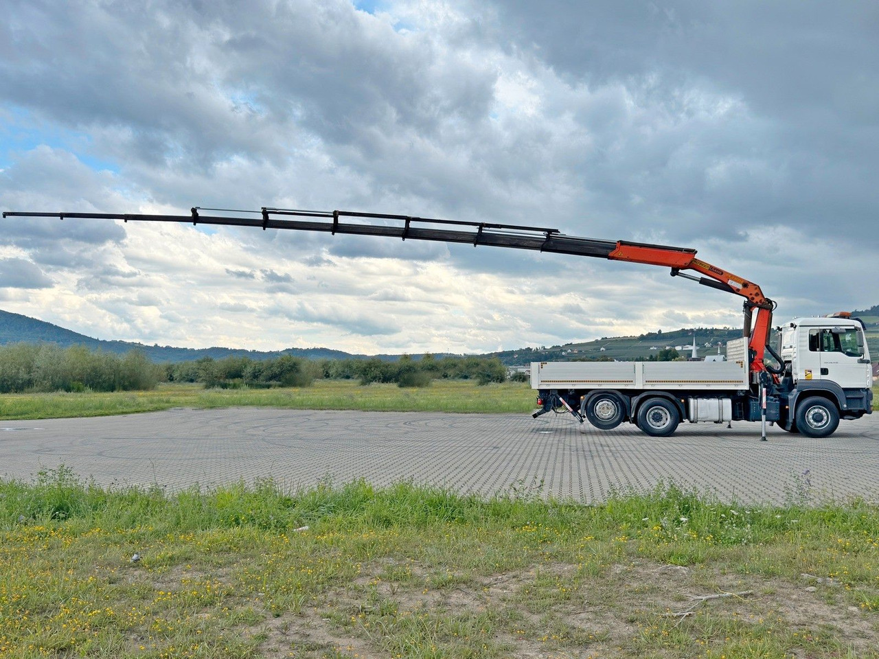 MAN TGA 26.430 Pritsche 5,50m + KRAN+ FUNK/6-4H2 MAN TGA 26.430 * PK 23002 + FUNK/6-4H2 - Truk derek: gambar 5 MAN TGA 26.430 Pritsche 5,50m + KRAN+ FUNK/6-4H2 MAN TGA 26.430 * PK 23002 + FUNK/6-4H2 - Truk derek: gambar 5