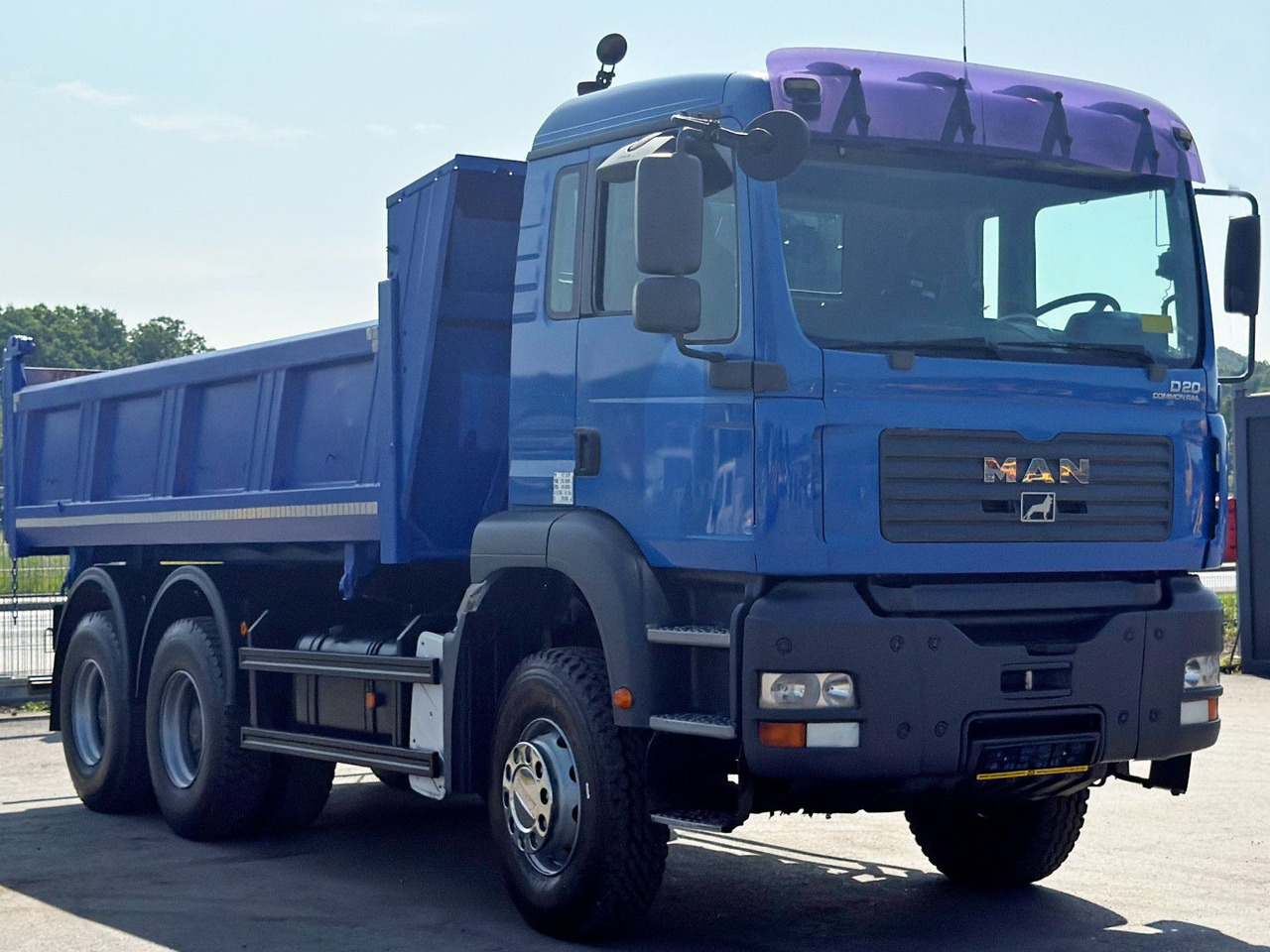 MAN TGA 33.350 * BORDMATIC *6x4 * TOPZUSTAND - Truk jungkit, Truk derek: gambar 4 MAN TGA 33.350 * BORDMATIC *6x4 * TOPZUSTAND - Truk jungkit, Truk derek: gambar 4
