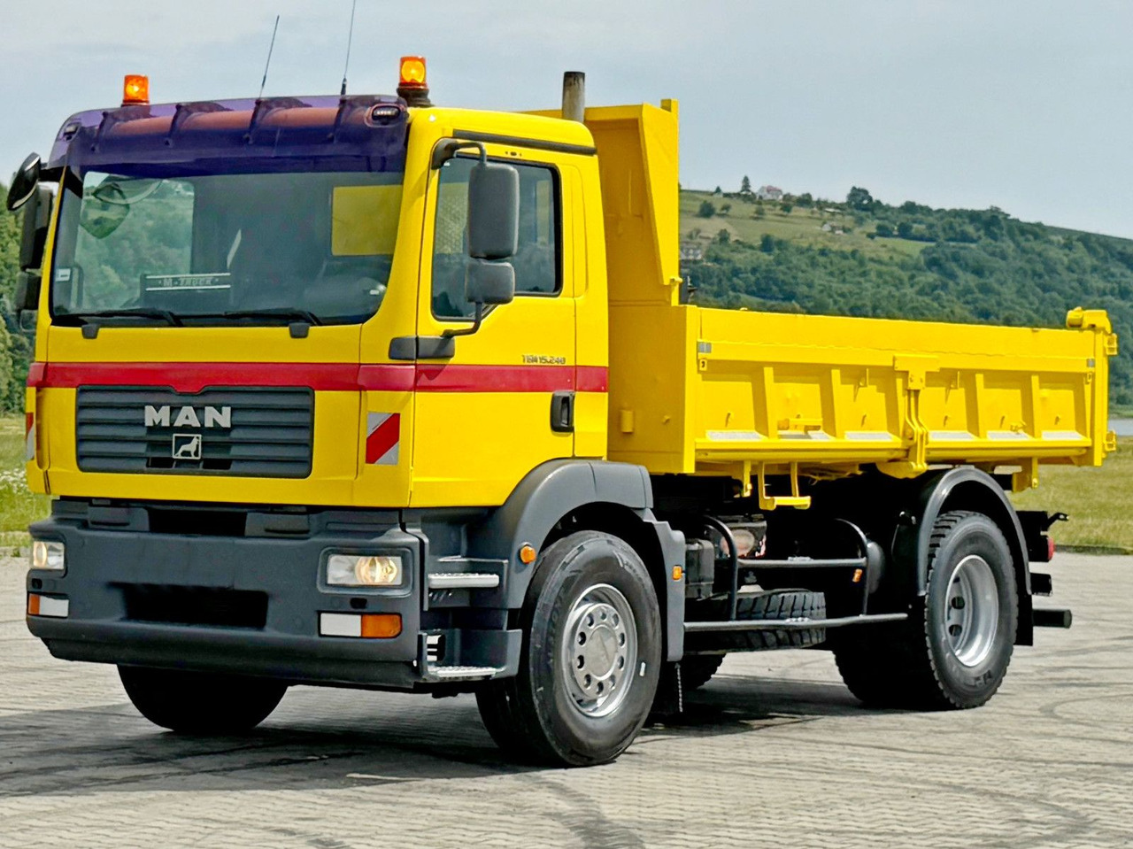 MAN TGM 15.240 * KIPPER 4,30 m + BORDMATIC - Truk jungkit, Truk derek: gambar 5 MAN TGM 15.240 * KIPPER 4,30 m + BORDMATIC - Truk jungkit, Truk derek: gambar 5