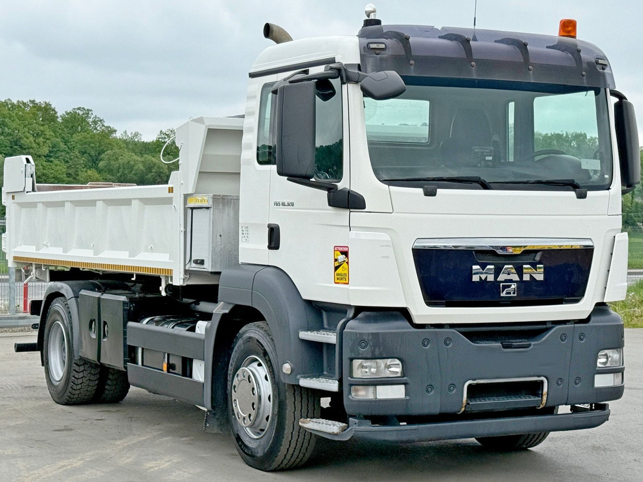 MAN TGS 18.320 * KIPPER 4,95m + BORDMATIC*TOPZUSTAND - Truk jungkit, Truk derek: gambar 5 MAN TGS 18.320 * KIPPER 4,95m + BORDMATIC*TOPZUSTAND - Truk jungkit, Truk derek: gambar 5
