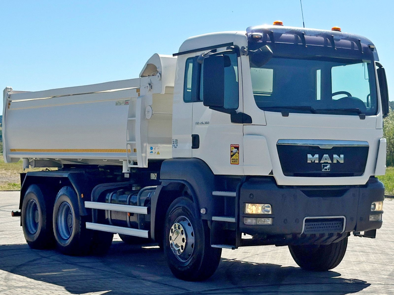 MAN TGS 26.360 Kipper 5,20 m + BORDMATIC / 6x4 - Truk jungkit, Truk derek: gambar 4 MAN TGS 26.360 Kipper 5,20 m + BORDMATIC / 6x4 - Truk jungkit, Truk derek: gambar 4