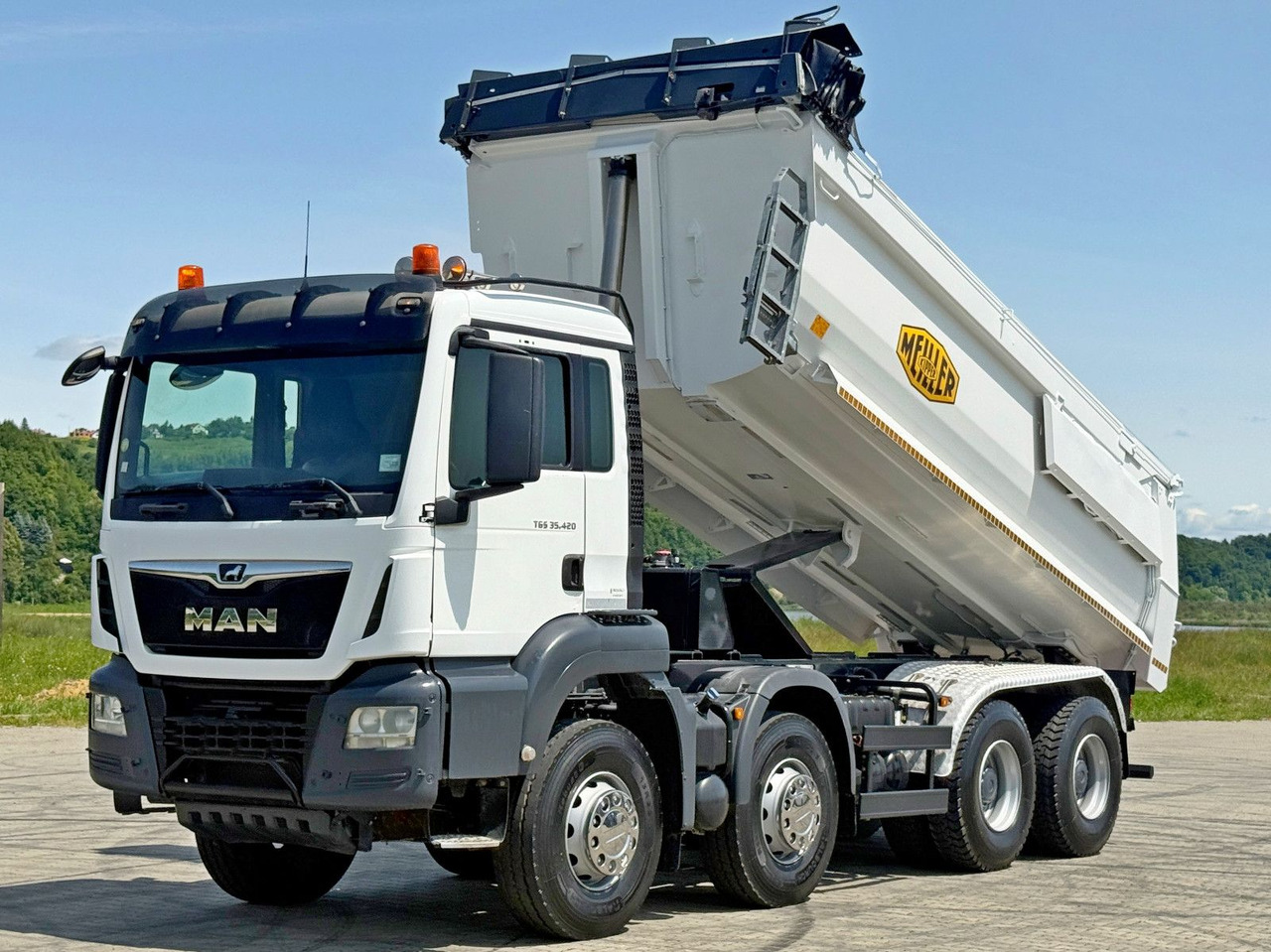 MAN TGS 35.420 KIPPER * 8x4 * TOPZUSTAND - Truk jungkit: gambar 3 MAN TGS 35.420 KIPPER * 8x4 * TOPZUSTAND - Truk jungkit: gambar 3