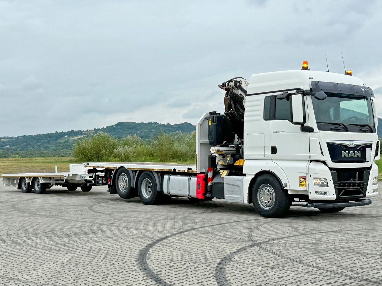 MAN TGX 26.440 * FASSI F455A.2.26E + FUNK + Anhänger - Truk derek: gambar 4 MAN TGX 26.440 * FASSI F455A.2.26E + FUNK + Anhänger - Truk derek: gambar 4