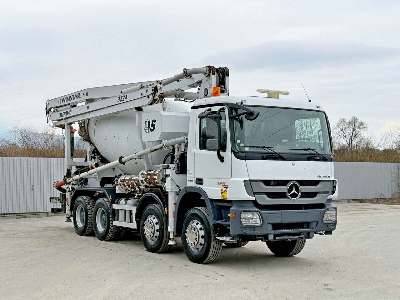 Mercedes-Benz ACTROS 3241 * Betonpumpe 24 m + FUNK / 8x4 - Truk pompa beton: gambar 1 Mercedes-Benz ACTROS 3241 * Betonpumpe 24 m + FUNK / 8x4 - Truk pompa beton: gambar 1