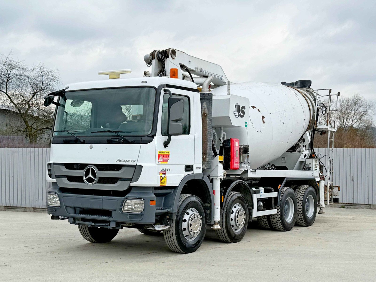 Mercedes-Benz ACTROS 3241 * Betonpumpe 24 m + FUNK / 8x4 - Truk pompa beton: gambar 2 Mercedes-Benz ACTROS 3241 * Betonpumpe 24 m + FUNK / 8x4 - Truk pompa beton: gambar 2