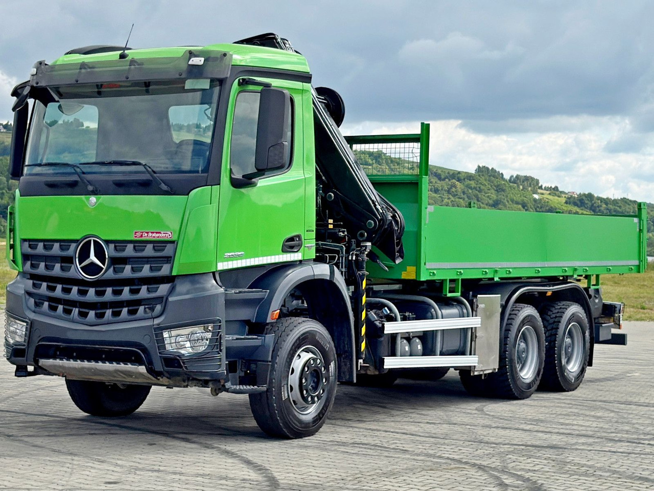 Mercedes-Benz AROCS 2636 * HIAB 122 ES - 3 HIPRO * 6x4 - Truk jungkit, Truk derek: gambar 4 Mercedes-Benz AROCS 2636 * HIAB 122 ES - 3 HIPRO * 6x4 - Truk jungkit, Truk derek: gambar 4