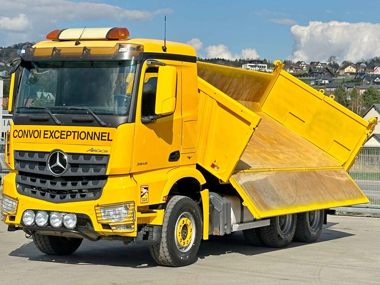 Mercedes-Benz AROCS 3348* KIPPER 5,20 + BORDMATIC / 6x4 - Truk jungkit: gambar 3 Mercedes-Benz AROCS 3348* KIPPER 5,20 + BORDMATIC / 6x4 - Truk jungkit: gambar 3