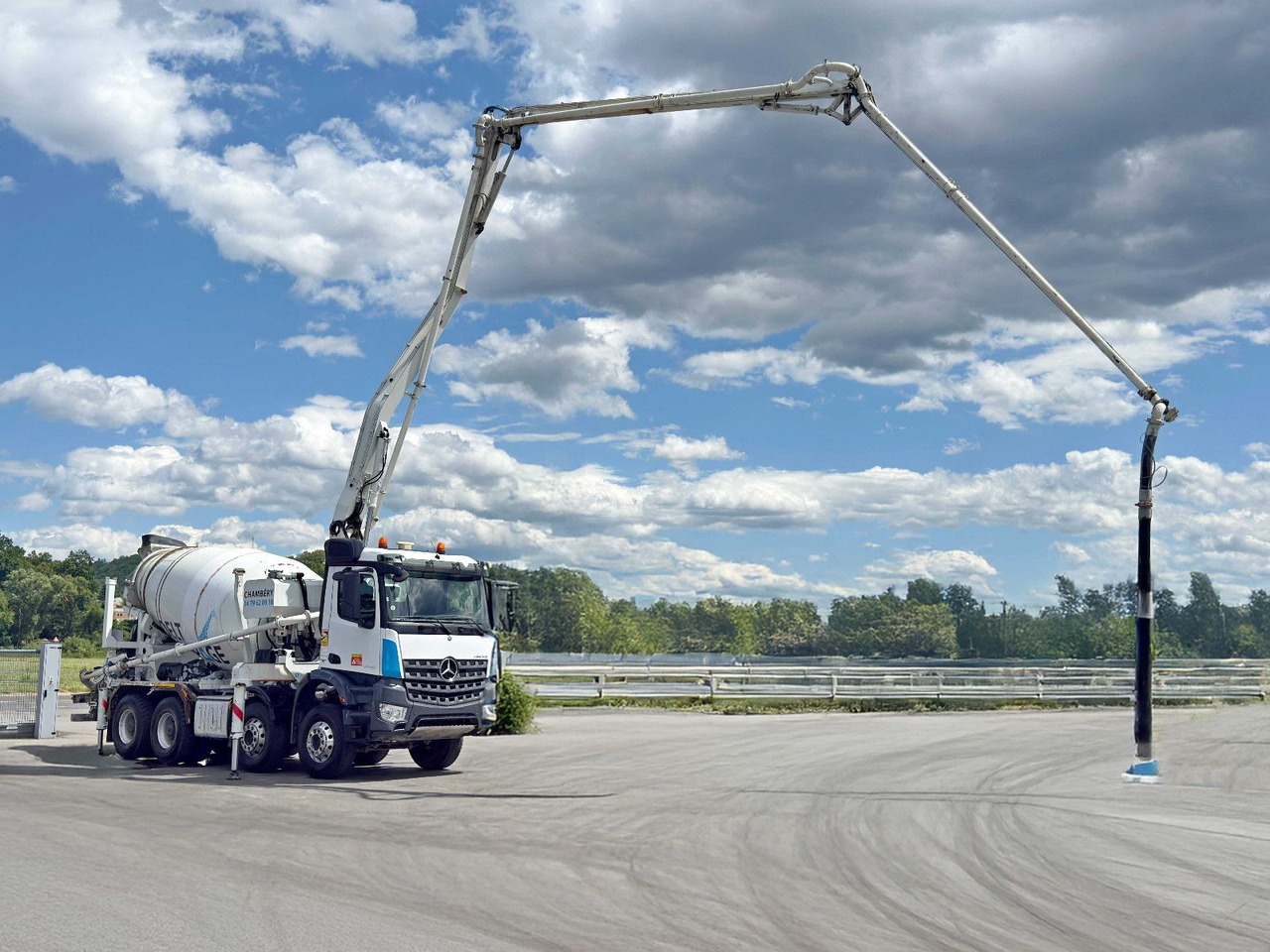 Mercedes-Benz AROCS 3743 * Betonpumpe + FUNK * 8x4 * TOP - Truk pompa beton: gambar 3 Mercedes-Benz AROCS 3743 * Betonpumpe + FUNK * 8x4 * TOP - Truk pompa beton: gambar 3